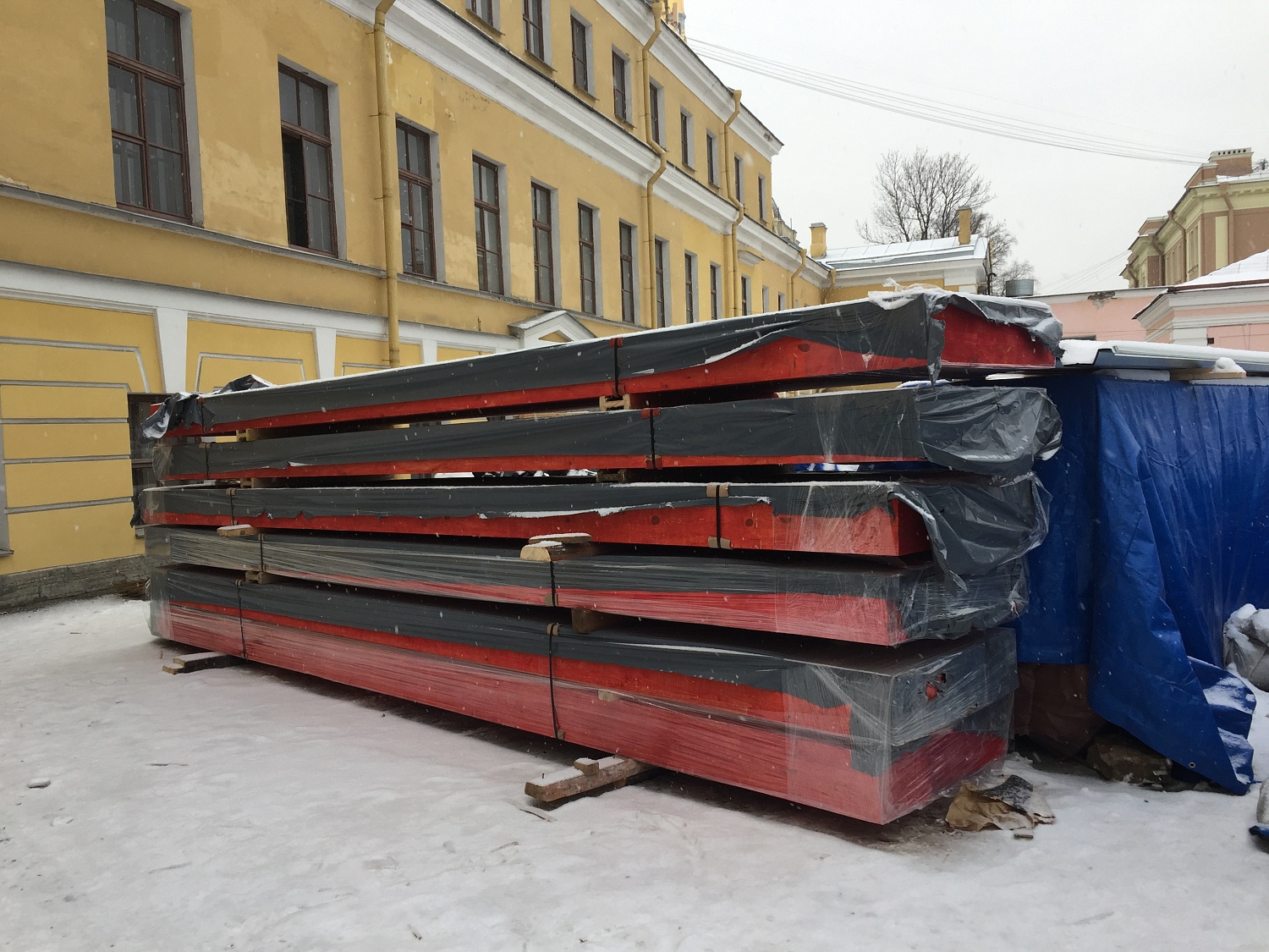 Клеёные балки для реконструкции Петропавловской крепости